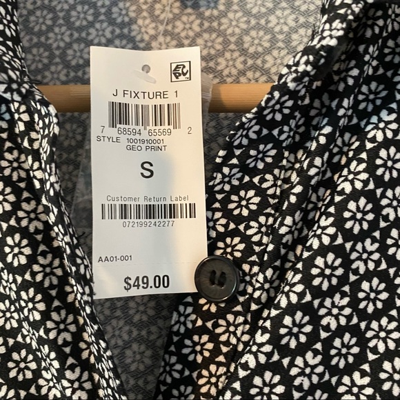 NWT “AND NOW THIS” Small, Black w/ White Long Sleeve Geo Print Polo Shirt - Picture 12 of 16